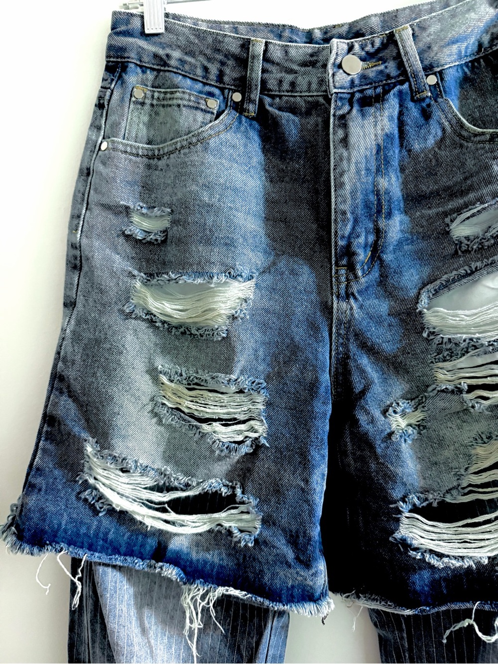 Aelfric Eden NWT size 30 distressed denim shorts over pinstripe flared pants - Picture 16 of 16